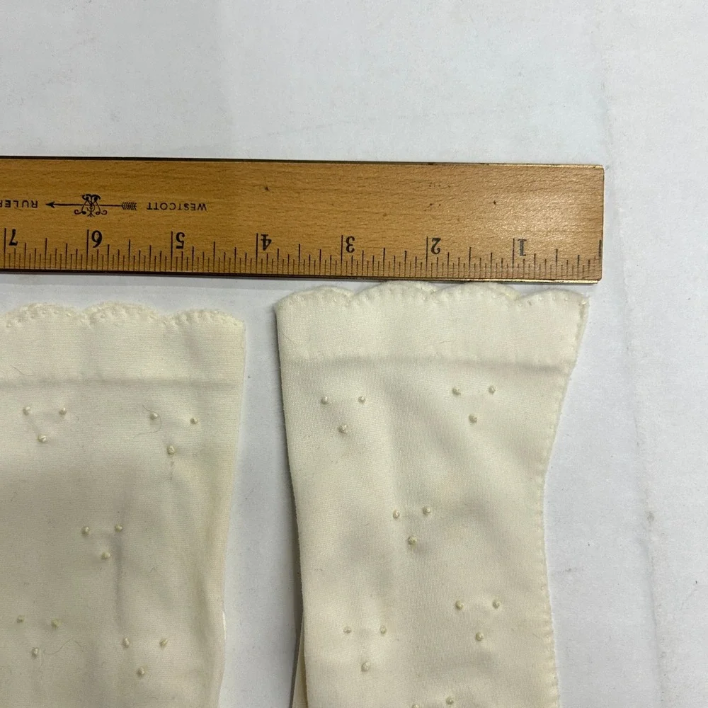 Vintage Beaded Wrist Length Gloves Small Cream Ivory Cottagecore Coquette 50s